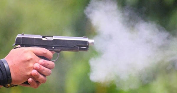 Thanh Hóa: Nổ súng giải quyết mâu thuẫn khi hát karaoke, 2 người nhập viện