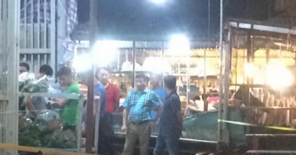 Hà Nội: Thiếu niên bán hoa bị đối tượng lạ đâm gục tại chỗ