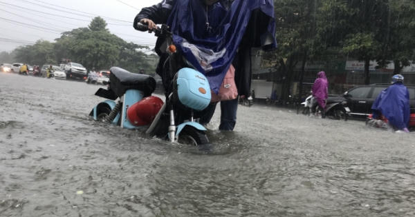 Mưa lớn hàng ngàn học sinh miền núi xứ Nghệ phải nghỉ học