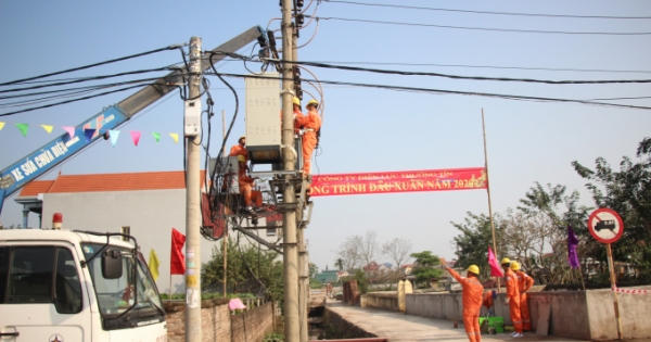 Tin kinh tế 6AM: EVNHANOI triển khai các giải pháp đảm bảo điện mùa nắng nóng; Chuỗi cà phê Ông Bầu “Bắc tiến”