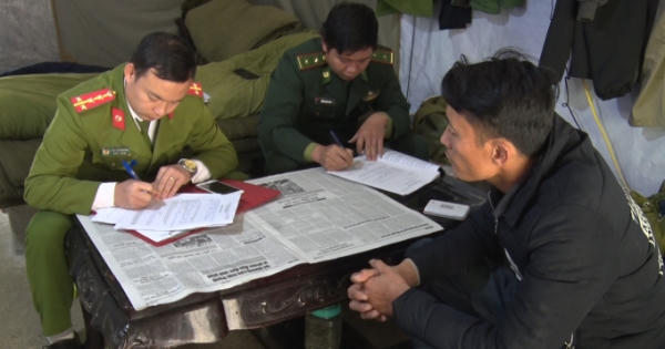 Hà Giang: Phát hiện đối tượng vận chuyển hơn nửa tấn pháo nổ
