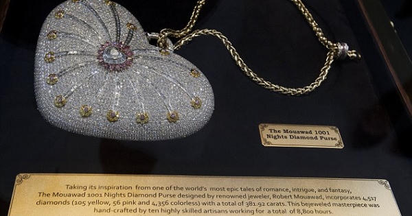 Chiếc túi xách đắt nhất thế giới trở lại thị trường Chiếc túi xách đắt nhất thế giới trở lại thị trường