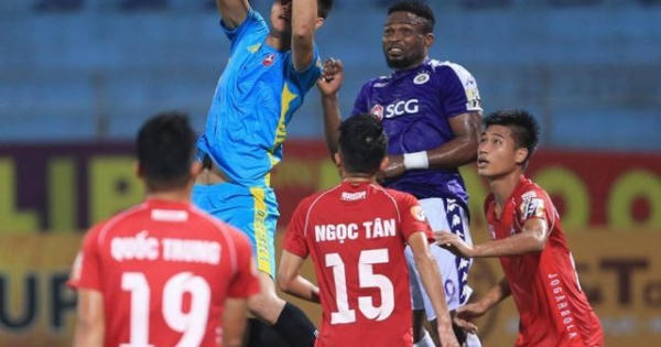 Thủ môn Văn Toản sẽ khiến HLV Park Hang Seo quên đi Bùi Tiến Dũng?