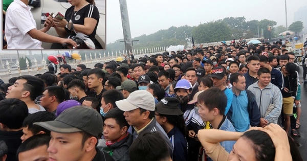Vé xem đội tuyển ‘chảy’ vào túi ai...