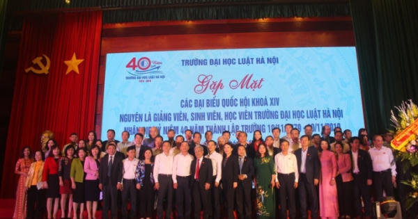 Phát huy truyền thống vẻ vang 40 năm xây dựng Trường Đại học Luật Hà Nội Phát huy truyền thống vẻ vang 40 năm xây dựng Trường Đại học Luật Hà Nội