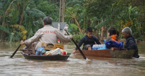 Đại biểu Hà Tĩnh chất vấn nguyên nhân gây ngập lụt kinh hoàng