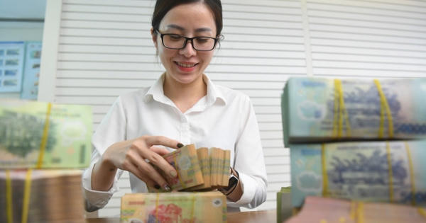 Cảnh báo tình trạng ép khách mua bảo hiểm: Các ngân hàng lãi lớn như thế nào từ bán bảo hiểm? Cảnh báo tình trạng ép khách mua bảo hiểm: Các ngân hàng lãi lớn như thế nào từ bán bảo hiểm?