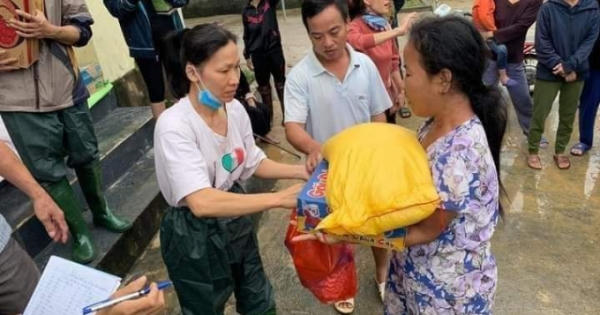 Những tấm lòng hướng về nơi "rốn lũ" miền Trung
