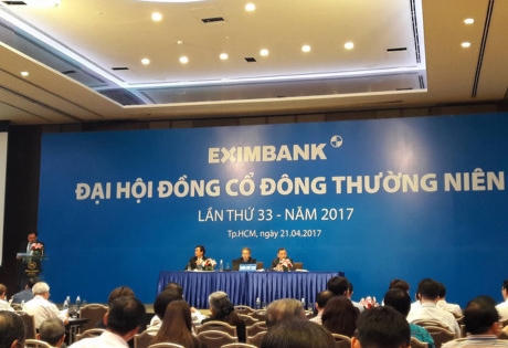 Muôn vẻ chuyện thù lao sếp lớn ngân hàng