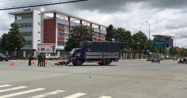 Bình Dương: Tông vào đầu xe tải, nam thanh niên tử vong tại chỗ