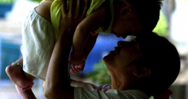 Thái Lan 'xóa sổ' virus HIV lây từ mẹ sang con
