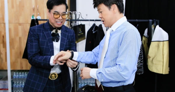 Ca nhạc sĩ Ngọc Sơn chơi lớn tặng đồng hồ 7 tỷ đồng cho danh ca Thái Châu