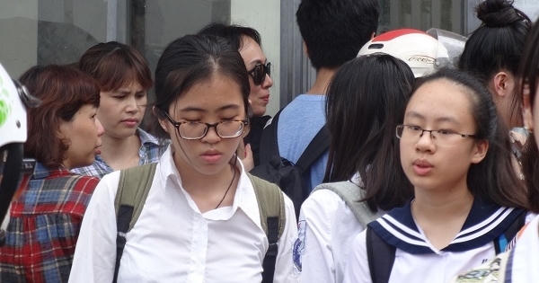 Thi vào lớp 10 chuyên: Choáng vì đề thi tiếng Anh "khó nhằn"