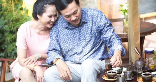 Tôn trọng, sống đơn giản, hiểu bản thân cần gì: Bí quyết giữ lửa tình yêu của NSND Lan Hương