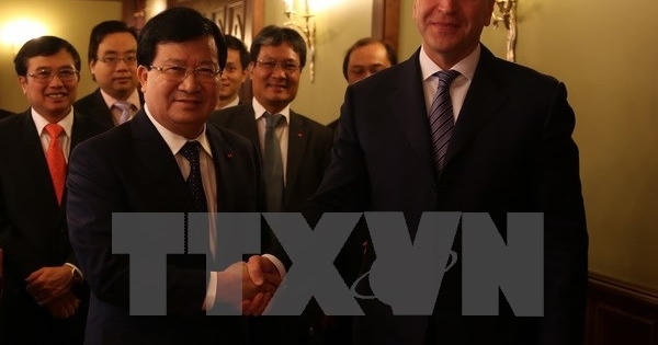 Phó Thủ tướng Trịnh Đình Dũng thăm làm việc tại Liên bang Nga