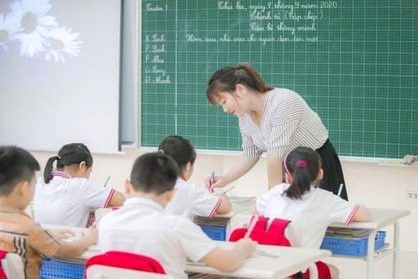 Giáo viên hợp đồng Nghị định 111 có được nhận tiền thưởng theo quy định mới?