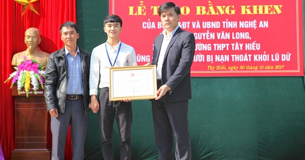 Bộ GD&ĐT tặng bằng khen cho nam sinh dũng cảm cứu người giữa dòng nước lũ