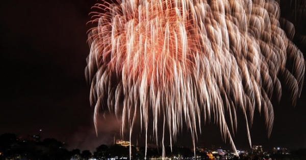 Đề xuất 3 địa điểm bắn pháo hoa tầm cao ở Hà Nội dịp tết Dương lịch 2021