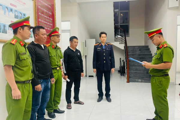 Khởi tố, bắt tạm giam 3 bị can vụ hành hung "Bị đánh đến 'thân tàn ma dại', thương tích 0%"