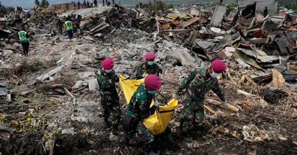 Còn 5.000 người mất tích trong động đất, sóng thần ở Indonesia