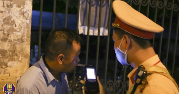 Ngày đầu ra quân, lực lượng CSGT cả nước xử phạt 327 trường hợp vi phạm nồng độ cồn