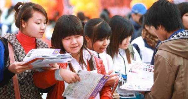 Thầy cô không chỉ là người “thợ dạy”