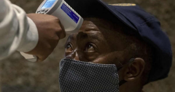 WHO cảnh báo virus corona có thể 'âm ỉ' ở châu Phi tới vài năm