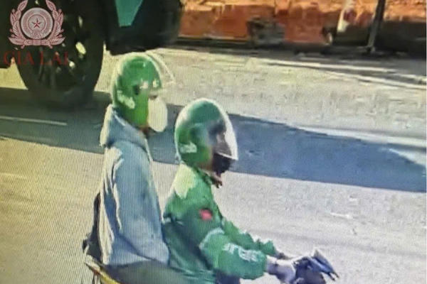 Truy tìm 2 nghi phạm cướp ngân hàng ở Gia Lai, kêu gọi người dân cung cấp thông tin