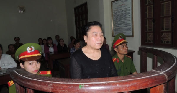 Hà Nam: Chiếm đoạt tài sản của 93 người, người phụ nữ lĩnh án 18 năm tù