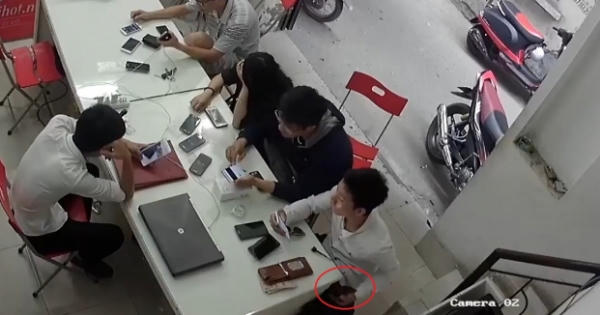 "Soái ca sơ mi trắng" ngang nhiên trộm điện thoại còn để lại ảnh "tự sướng"