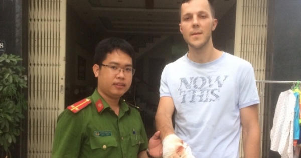 Chủ tịch TP Đà Nẵng cảm ơn 2 du khách nước ngoài cứu người trong đám cháy