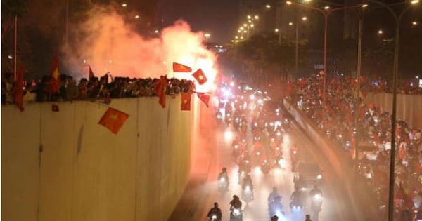 Chung kết AFF Cup: 'Tẩy chay' hành vi đua xe trái phép, cổ vũ quá khích