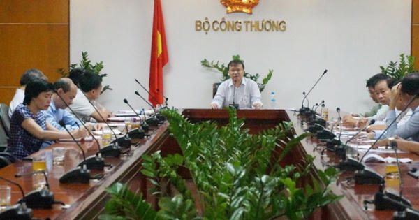 Bán xăng E5 chưa đạt kỳ vọng, doanh nghiệp muốn “khai tử” cả RON 95