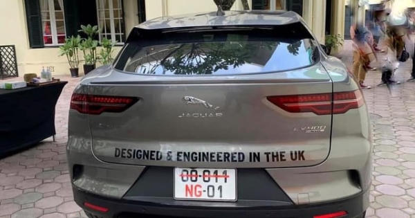 Ô tô điện Jaguar I-Pace đầu tiên về Việt Nam, "chủ xe" gây chú ý hơn cả