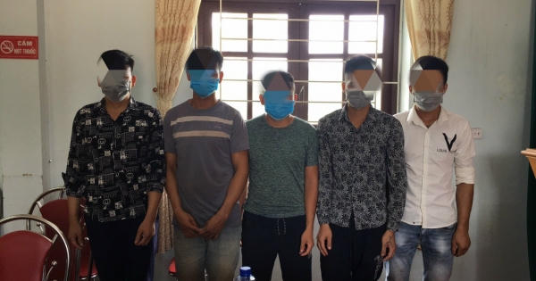 Bắc Giang: Bắt 5 đối tượng đang "sát phạt" nhau trên chiếu bạc giữa mùa dịch Covid-19
