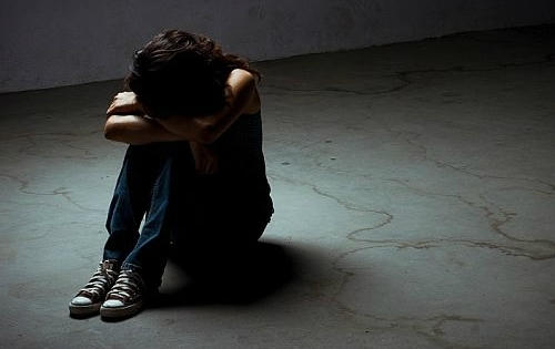 Hai tên "Yêu râu xanh" hãm hiếp thiếu nữ 16 tuổi suốt 3 ngày