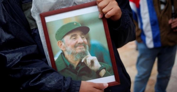 Cuba cấm sử dụng tên lãnh tụ Fidel đặt cho đường phố, tượng đài