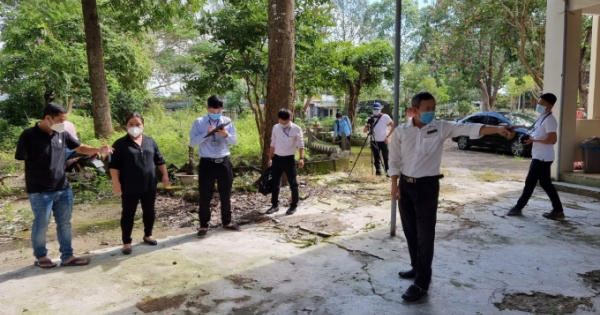 Trường THPT Đoàn Kết có xâm phạm tài sản đang tranh chấp?