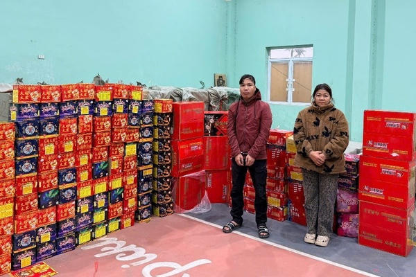 Phòng Cảnh sát hình sự CATP Hà Nội bắt giữ vụ mua bán hơn 6 tấn pháo nổ