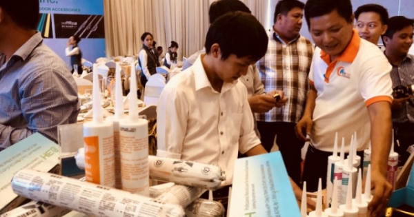 Aseanwindow đưa phụ kiện cửa 3H và keo xây dựng Baiyun về Việt Nam