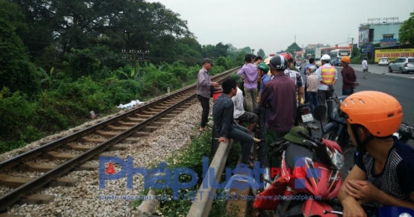 Hà Nam: Đi vớt bèo về, một người đàn ông bị tàu đâm tử vong