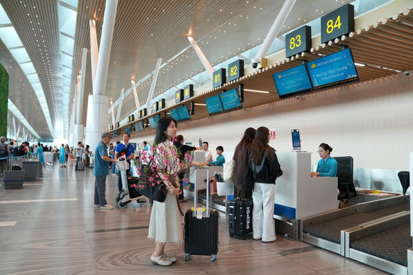 Vietnam Airlines khuyến nghị hành khách làm thủ tục sớm, tuân thủ quy định an ninh dịp cao điểm Tết