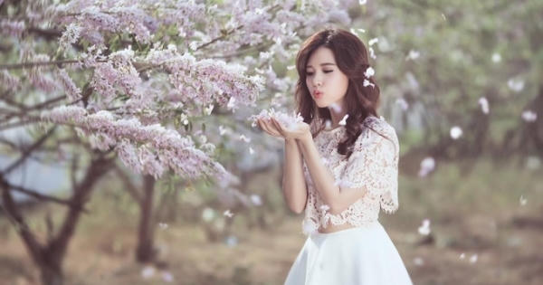 Đốn tim với những khoảnh khắc đẹp tựa công chúa của Midu