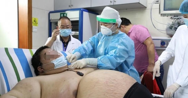 Thanh niên nhập viện vì tăng 101 kg trong 5 tháng giãn cách COVID-19