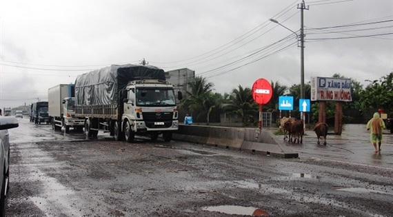 Vẫn nghiêm thu nhiều đoạn quốc lộ kém chất lượng