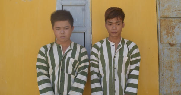 Thừa Thiên Huế: Bắt 2 đối tượng đi đêm đi cướp tài sản