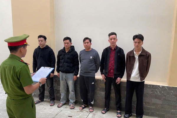 Tổ chức cho nhiều người vay tiền với lãi suất 421%/năm