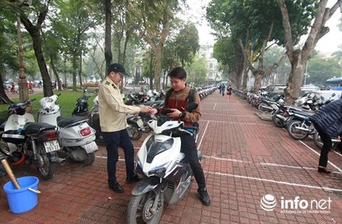 Hà Nội: Giá trông giữ phương tiện đã tăng lên gấp 3-5 lần so với quy định