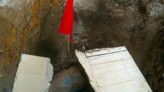 Đào móng phát hiện kho đạn pháo