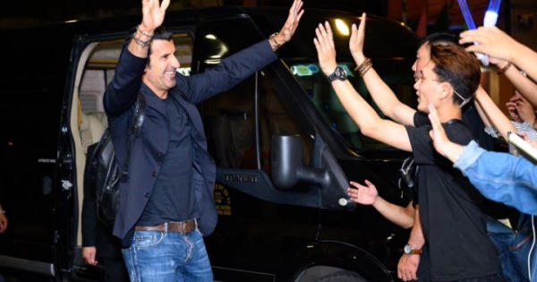 Luis Figo đã đặt chân đến Việt Nam, sẵn sàng cho chuỗi hoạt động Tiger Street Football 2019 Luis Figo đã đặt chân đến Việt Nam, sẵn sàng cho chuỗi hoạt động Tiger Street Football 2019